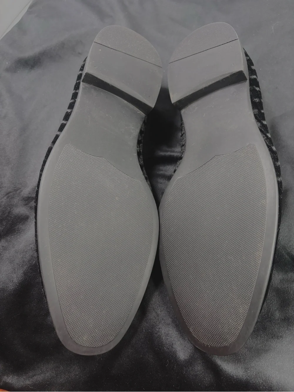 HUGO VITELLI BLACK VELVET EMBELLISHED LOAFERS – MEN’S 9.5